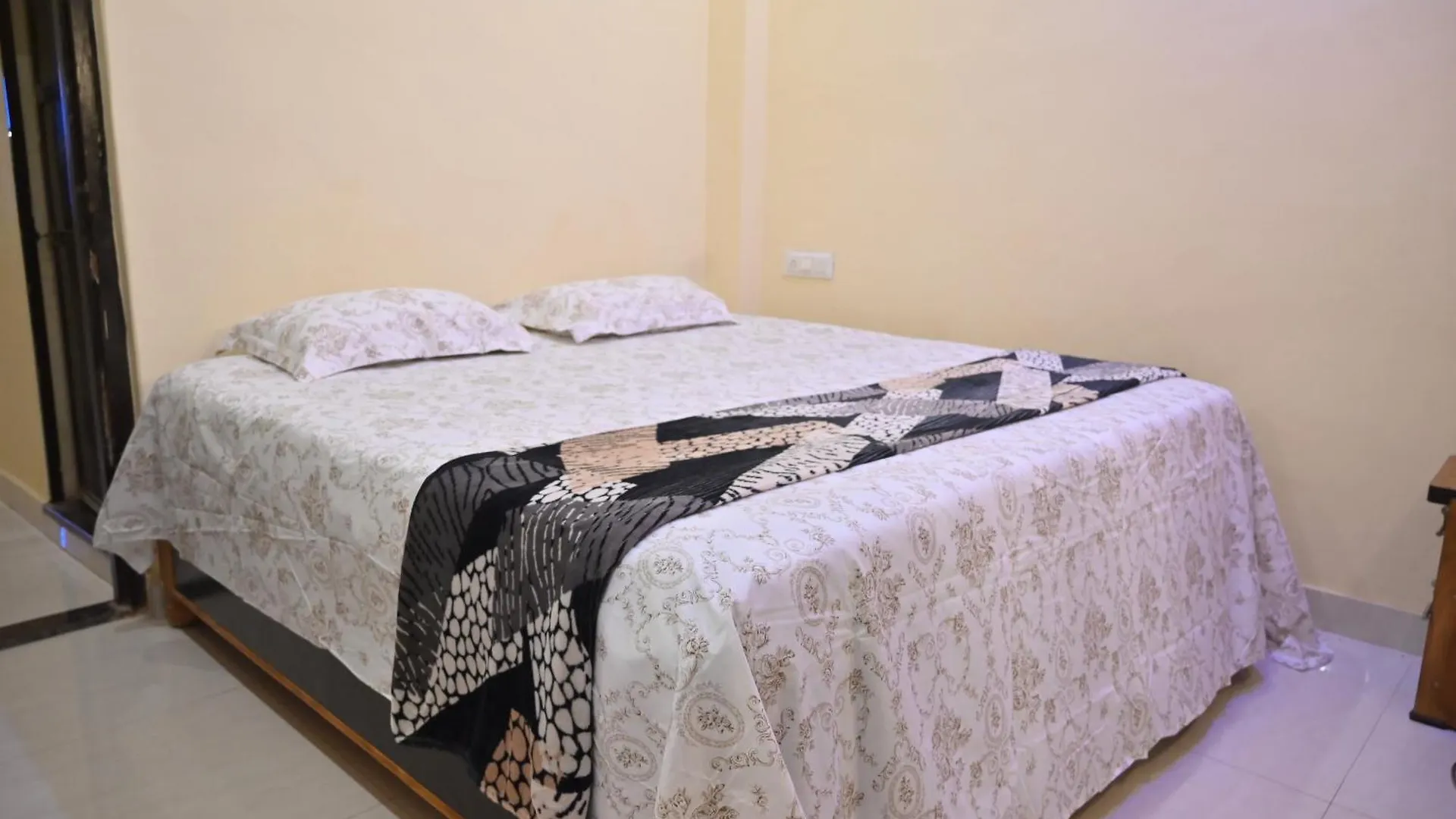 New Kashi Paying Guest House Waranasi
