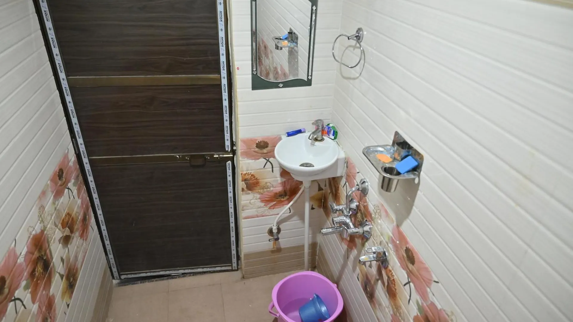 New Kashi Paying Guest House Waranasi