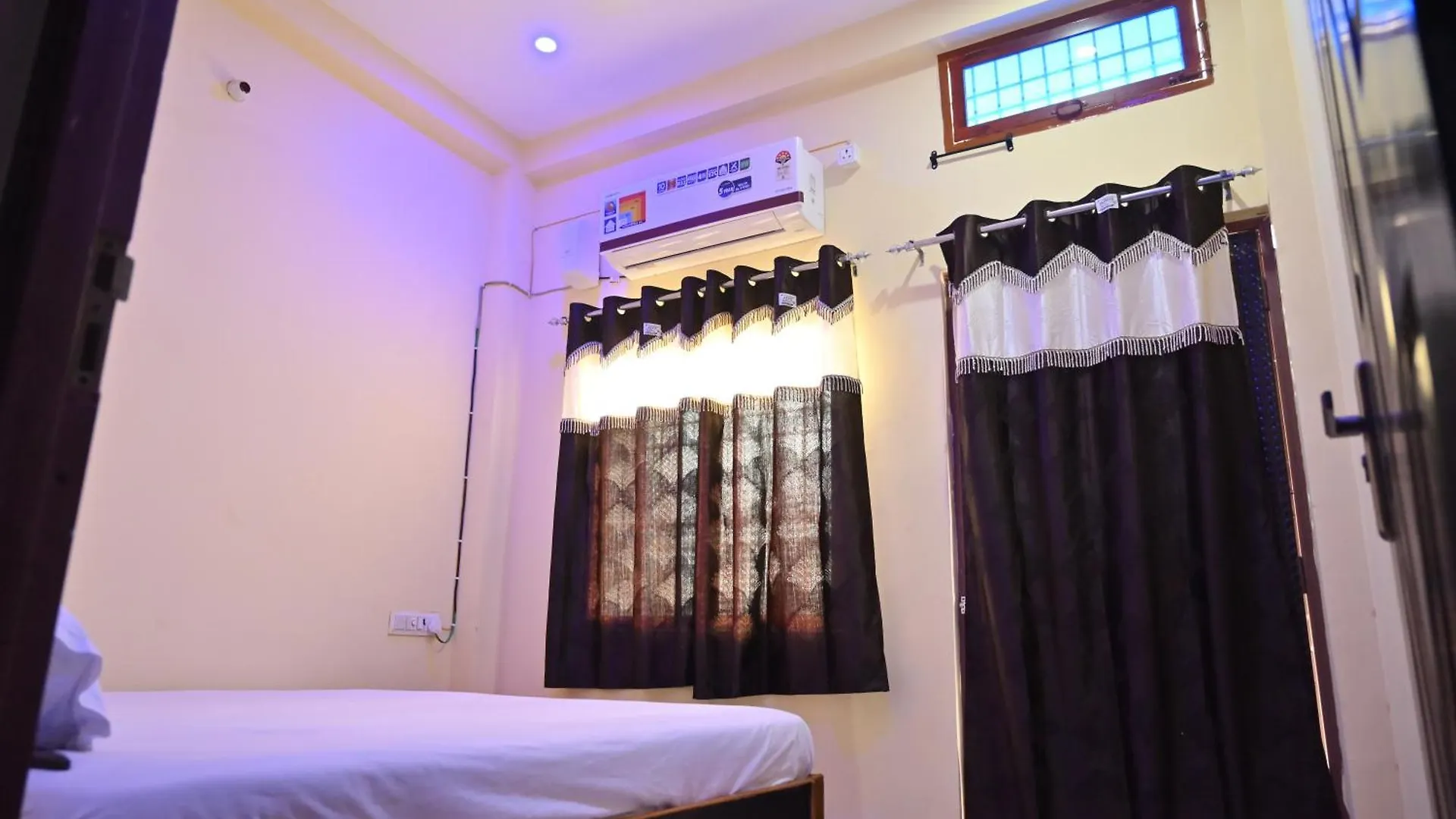 New Kashi Paying Guest House Varanasi